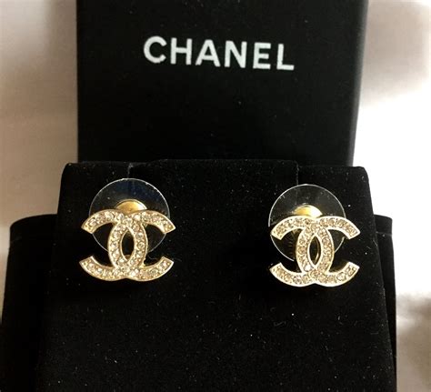 CHANEL Ear Stud Women's .